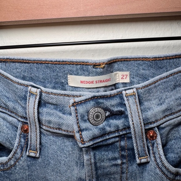 Levi's Wedgie Straight Jeans Women's 27 Blue Ligh Wash Denim High Rise - Picture 3 of 5